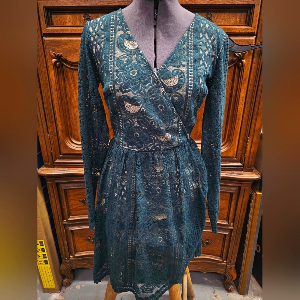 Exhilaration green lacey xs dress
